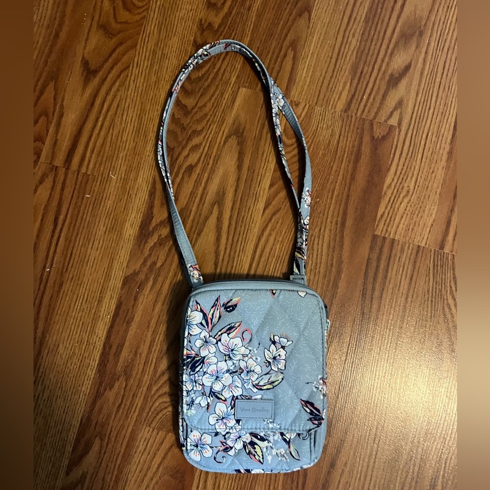 Preloved Vera Bradley lightweight mini hipster crossbody